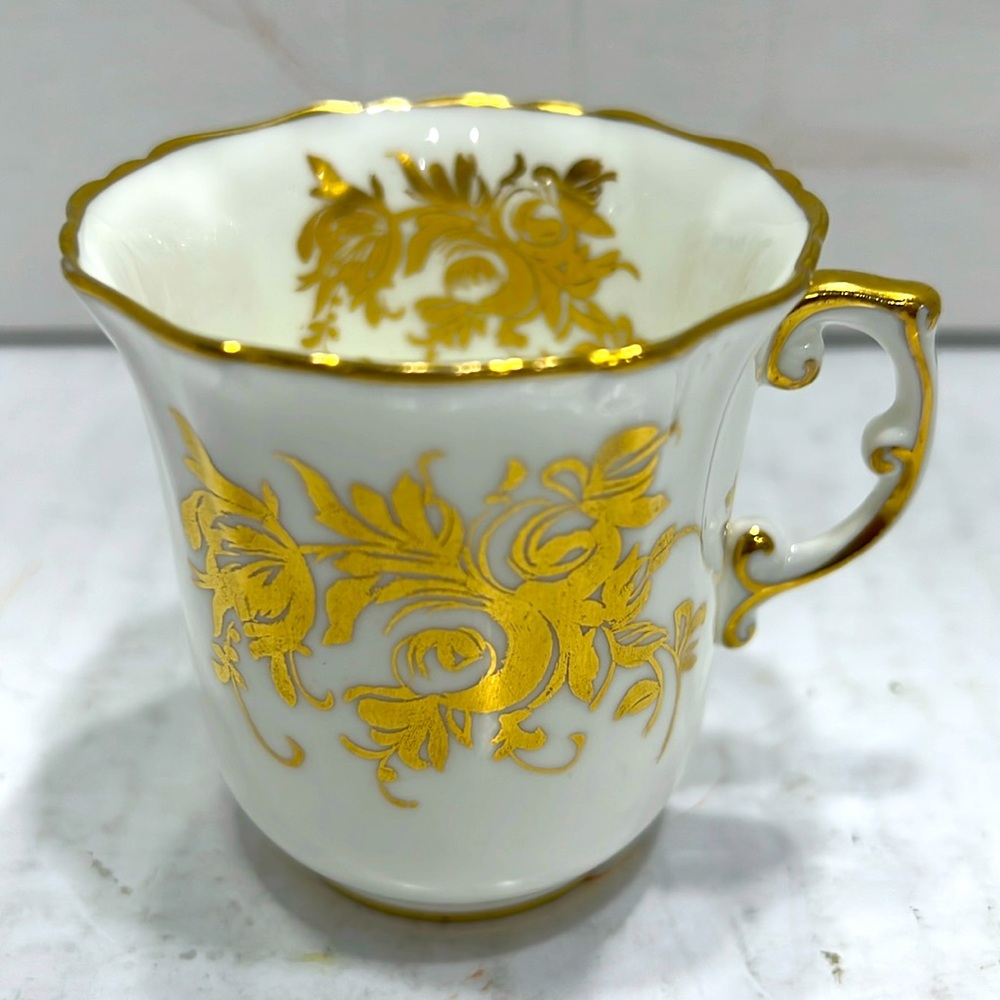 Hammersley Bone China Gold Hand Painted Made in England Teacup. Excellent